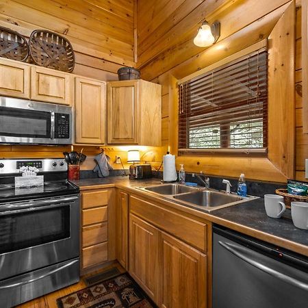 2-Bedroom Cabin With 2 Master Suites, Loft, Half-Bath And Hot Tub In A Serene Resort Setting เซอเวียร์วีล ภายนอก รูปภาพ