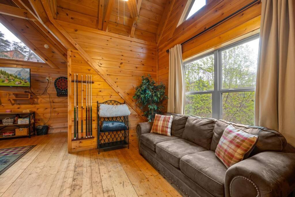 2-Bedroom Cabin With 2 Master Suites, Loft, Half-Bath And Hot Tub In A Serene Resort Setting เซอเวียร์วีล ภายนอก รูปภาพ